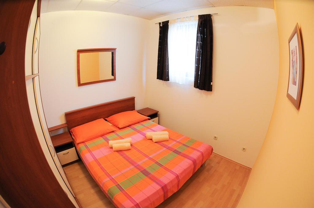 Apartments Marija Petricevic Podstrana Bilik gambar