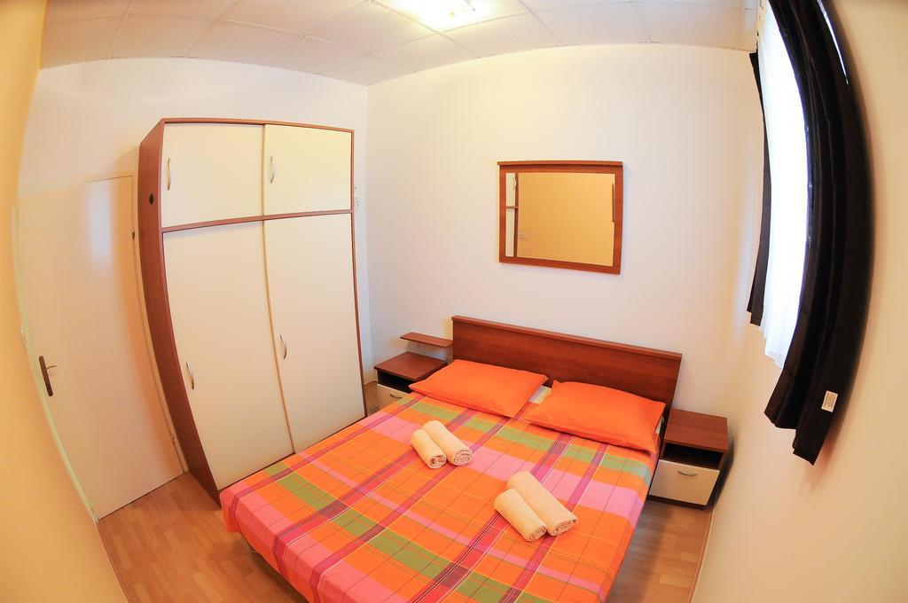 Apartments Marija Petricevic Podstrana Bilik gambar