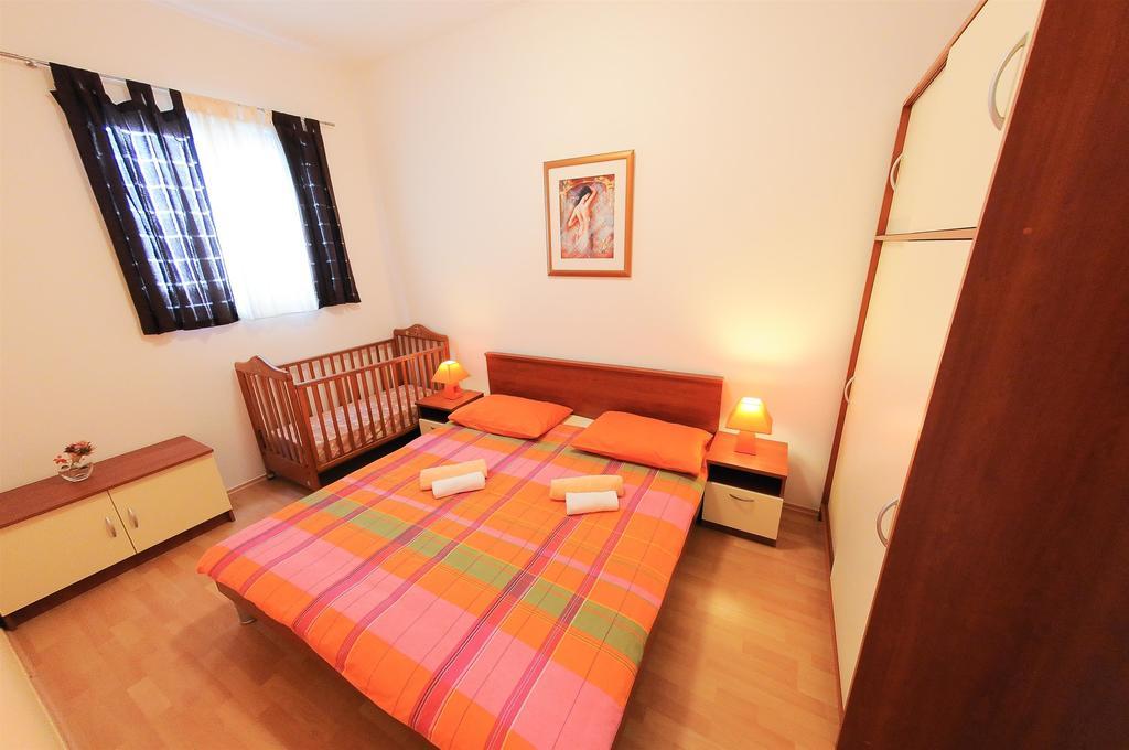 Apartments Marija Petricevic Podstrana Bilik gambar