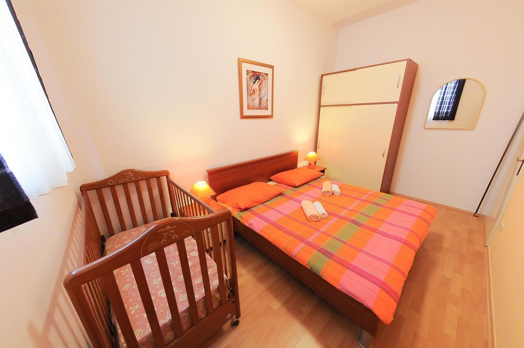 Apartments Marija Petricevic Podstrana Bilik gambar