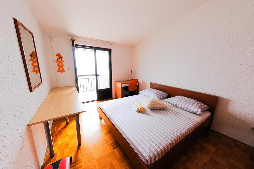 Apartments Marija Petricevic Podstrana Bilik gambar