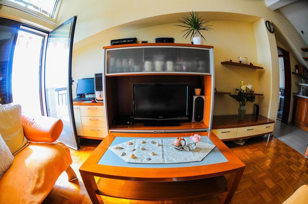 Apartments Marija Petricevic Podstrana Bilik gambar