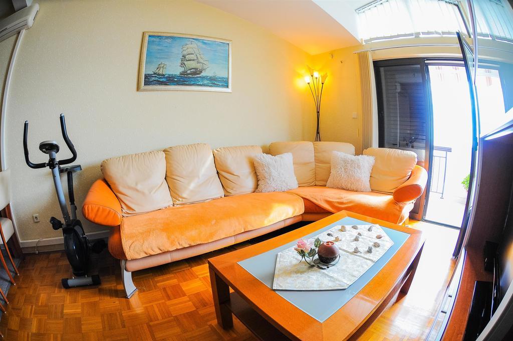 Apartments Marija Petricevic Podstrana Bilik gambar